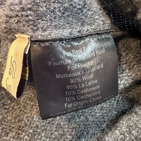 Wool Cashmere Real Fox Pom Pom Beanie Hat - Picture 4 of 4